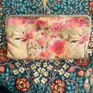 Hobo Lauren floral clutch